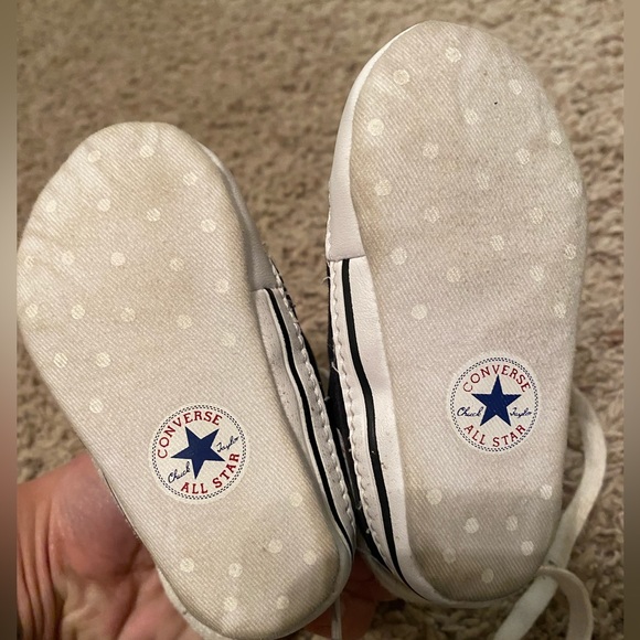 Baby converse tie shoes - Picture 2 of 3